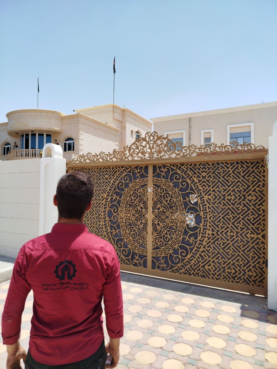 أبواب السحاب الأوتوماتي <i class='fa fa-long-arrow-left color'></i>